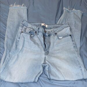 Classic Light Blue Women's Cropped Jeans